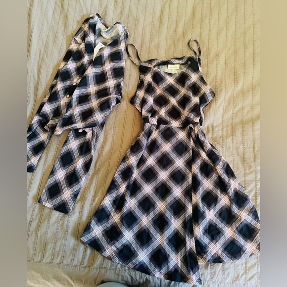 Girl's 2 Piece Outfits - Picture 8 of 11